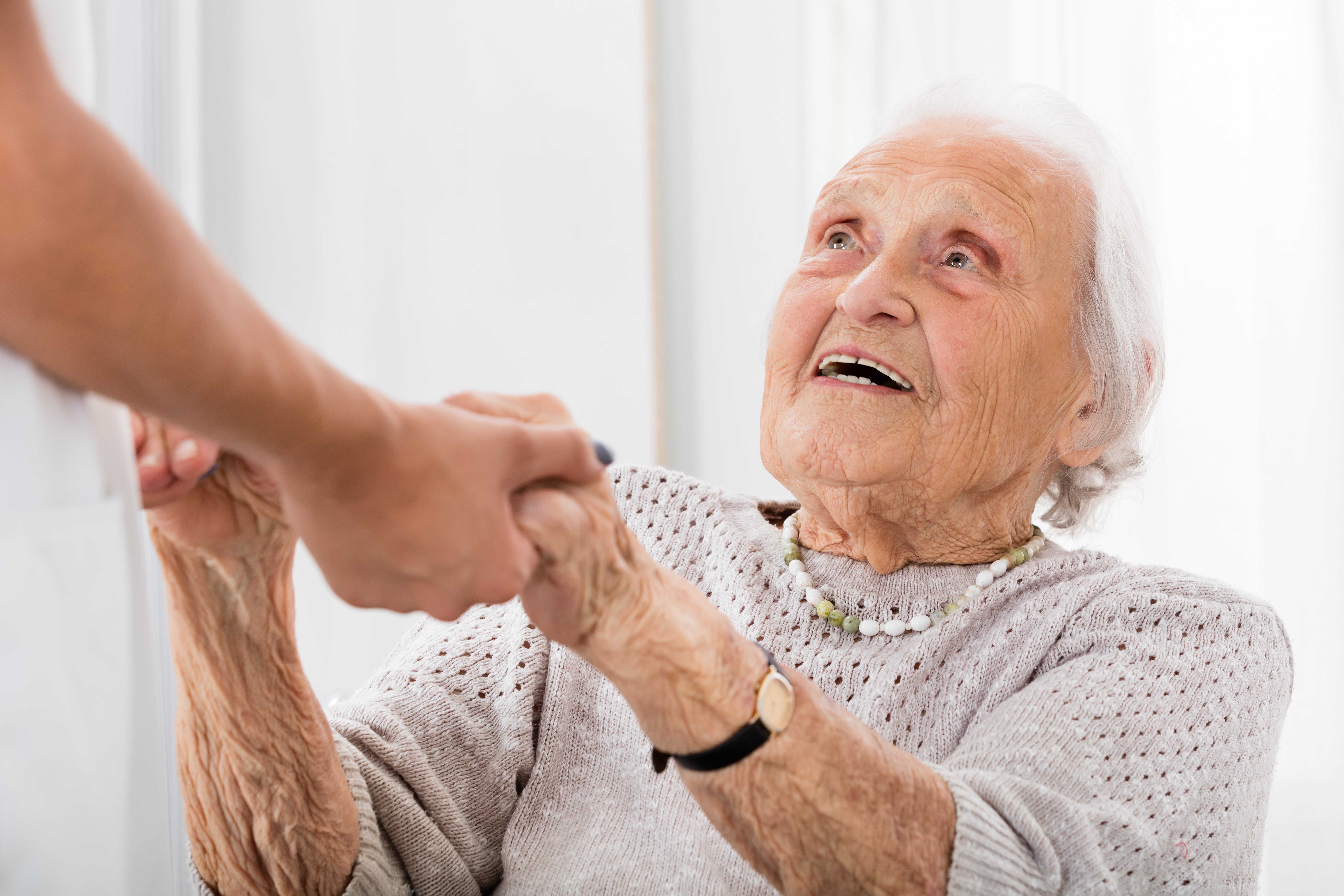 Geriatrie Seniorin Vertrauen AdobeStock 125049780